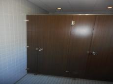 変換 ～ 男子トイレ壁パネル前.jpg